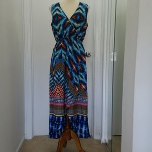 Romeo & Juliet Couture size M Maxi